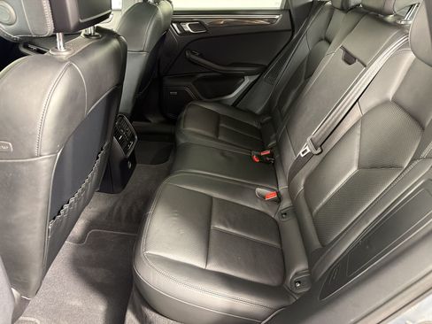 Certified 2018 Porsche Macan S AWD/4WD image 24