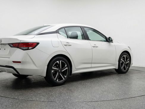 Used 2025 Nissan Sentra SV image 9