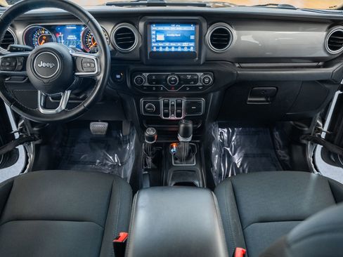 Used 2018 Jeep Wrangler Unlimited Sahara image 23