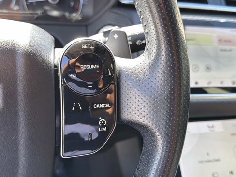 Used 2019 Land Rover Range Rover Velar S AWD/4WD image 19