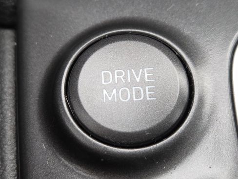 Used 2019 Hyundai Kona SEL image 8