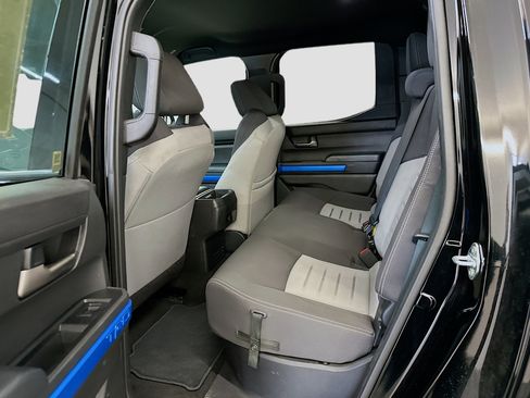 Used 2025 Toyota Tacoma TRD Off-Road image 29