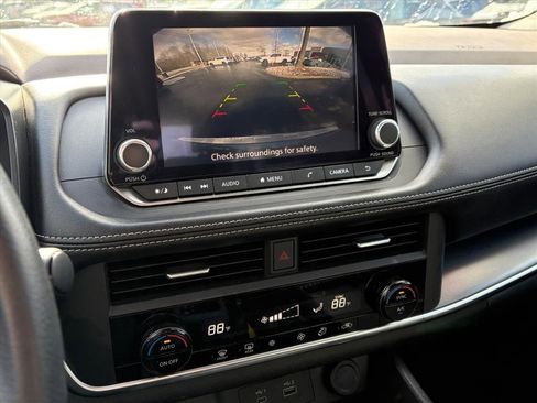 Certified 2023 Nissan Rogue SV image 11