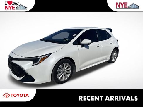 Used 2025 Toyota Corolla SE FWD image 1