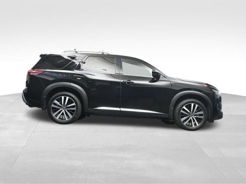 Used 2024 Nissan Pathfinder Platinum FWD image 15