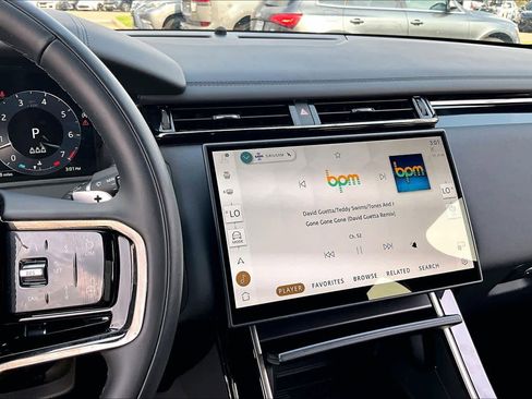 Used 2026 Land Rover Range Rover Velar Dynamic SE image 5