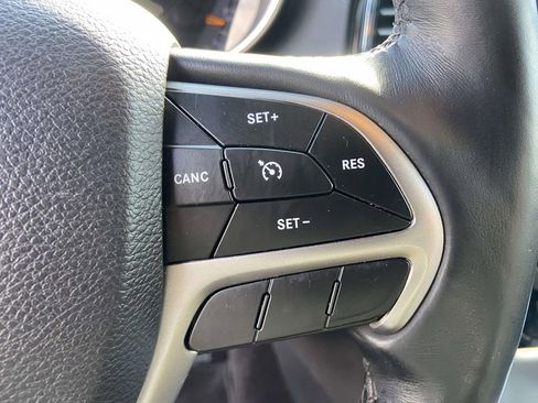 Used 2019 Jeep Grand Cherokee Altitude image 33