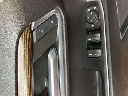 Used 2022 GMC Sierra 1500 SLE image 21