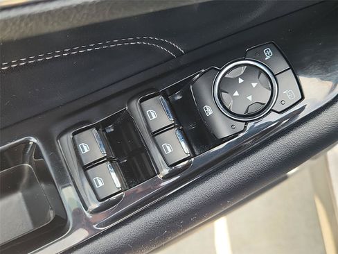 Used 2018 Ford Edge Titanium w/ Equipment Group 302A FWD image 24