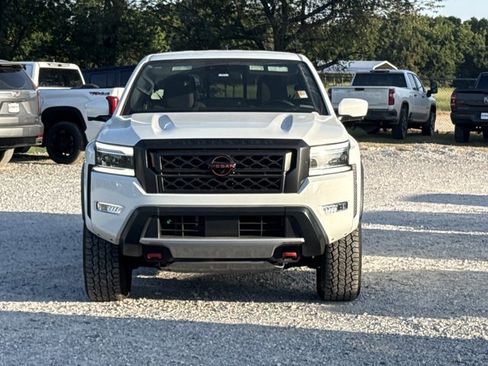 Used 2024 Nissan Frontier PRO-4X w/ Pro Convenience Package AWD/4WD image 2