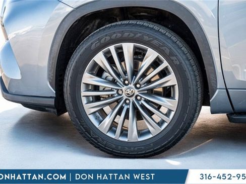 Used 2020 Toyota Highlander Platinum image 30