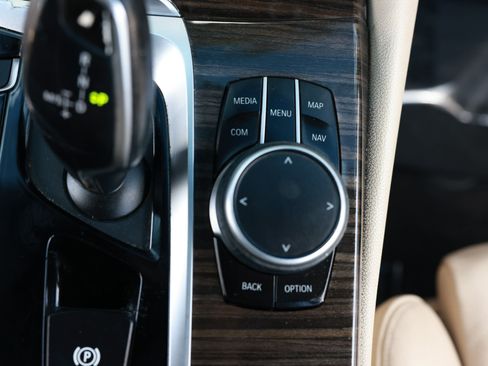 Used 2019 BMW 530i w/ Convenience Package RWD image 46