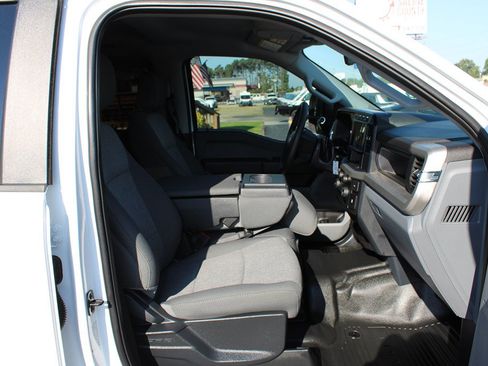 Used 2024 Ford F350 XL w/ 360-Degree Camera Package RWD image 17