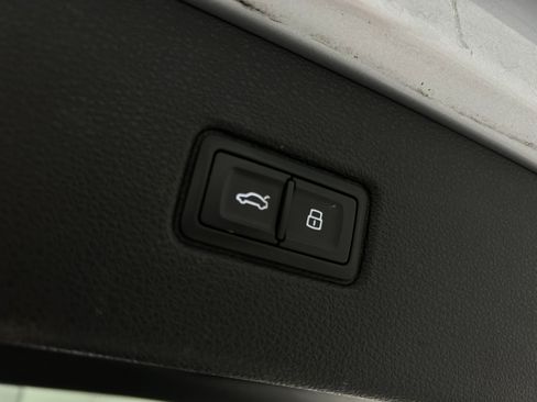 Used 2018 Audi Q7 3.0T Prestige AWD/4WD image 39