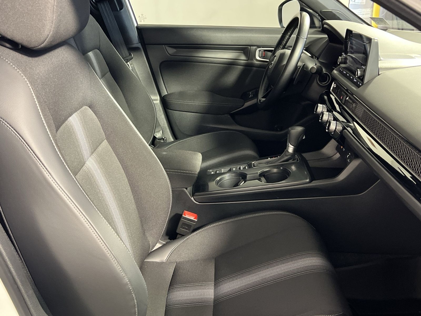 Used 2024 Honda Civic Sport image 29