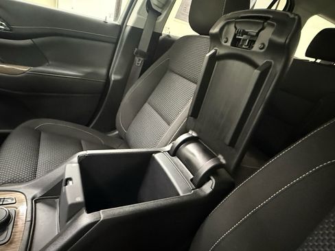 Used 2023 GMC Acadia SLE w/ Driver Convenience Package FWD image 42