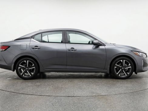 Used 2025 Nissan Sentra SV FWD image 11