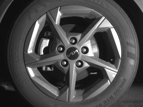 Used 2025 Kia K4 LXS image 12