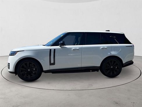 New 2025 Land Rover Range Rover SE image 2
