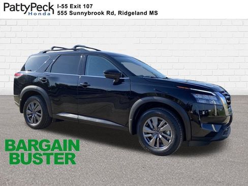 Used 2024 Nissan Pathfinder SV FWD image 1