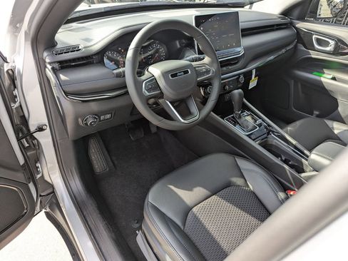 New 2026 Jeep Compass Latitude AWD/4WD image 11