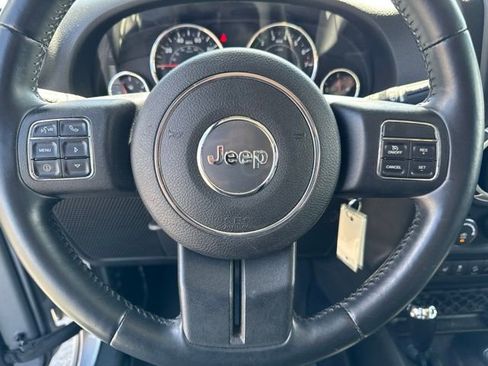 Used 2015 Jeep Wrangler Unlimited Sahara w/ Max Tow Package AWD/4WD image 32