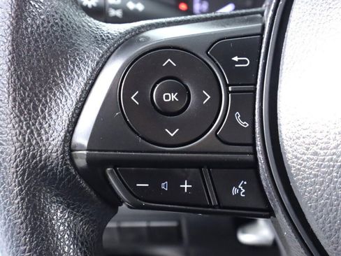 Used 2021 Toyota Corolla LE image 12