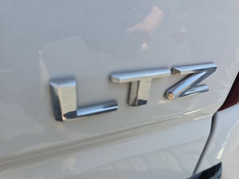 Used 2023 Chevrolet Silverado 2500 LTZ AWD/4WD image 31