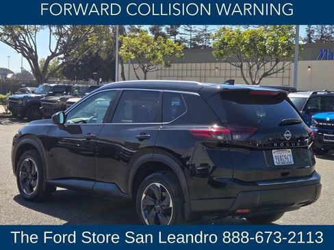 Used 2024 Nissan Rogue SV w/ SV Premium Package image 7