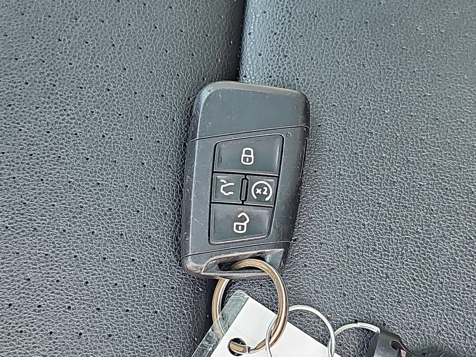 Used 2020 Volkswagen Atlas SEL FWD image 40