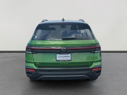 New 2025 Volkswagen Taos SE image 4