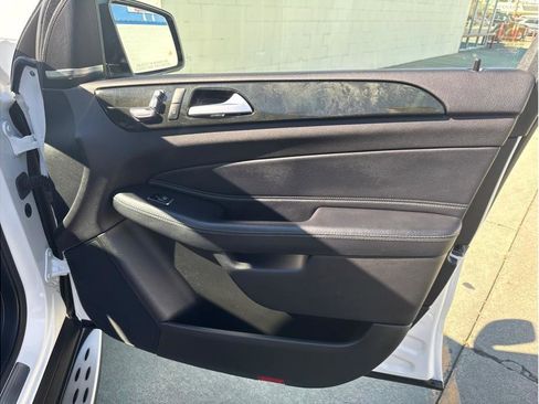 Used 2018 Mercedes-Benz GLE 350 image 24