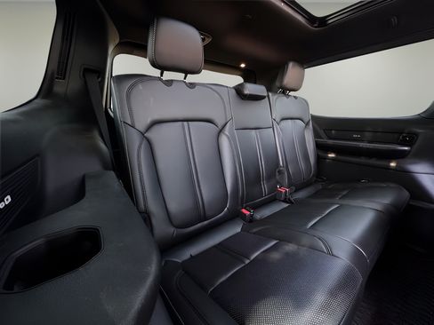 Used 2022 Jeep Wagoneer Series I w/ Premium Group I RWD image 16
