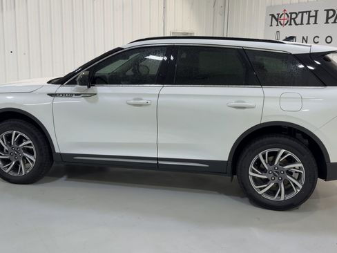 New 2026 Lincoln Corsair Premiere FWD image 7