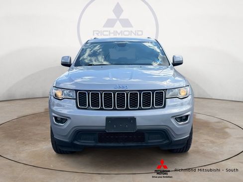 Used 2019 Jeep Grand Cherokee Laredo w/ Laredo X Package AWD/4WD image 8