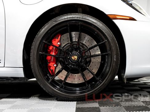 Used 2024 Porsche 911 Targa 4 GTS image 10