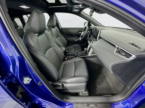 Used 2025 Toyota Corolla Cross AWD Hybrid w/ Convenience Package image 29