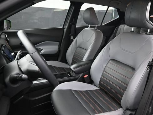 Used 2023 Nissan Kicks SR w/ SR Premium Package FWD image 20