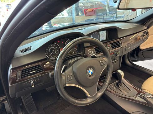 Used 2011 BMW 328i Convertible RWD image 23