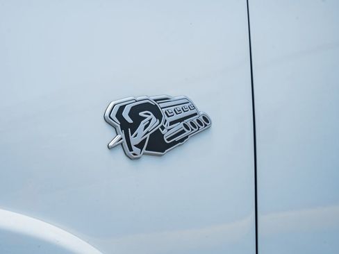 New 2026 RAM 1500 Laramie AWD/4WD image 17