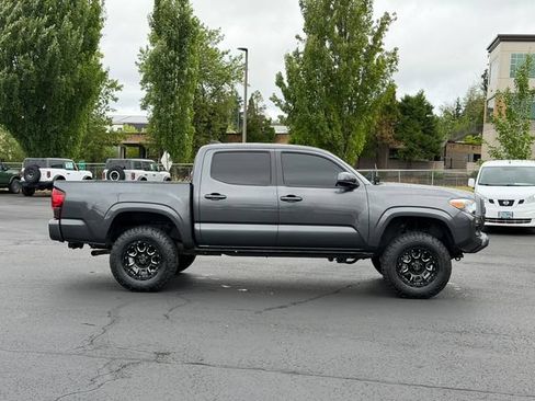 Used 2019 Toyota Tacoma SR w/ SR Convenience Package AWD/4WD image 3