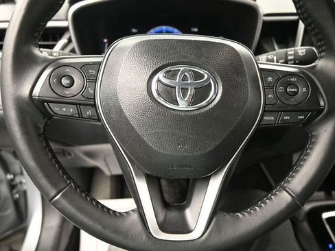 Used 2025 Toyota Corolla Cross XLE FWD image 10