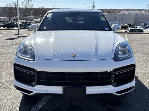 Used 2020 Porsche Cayenne Turbo image 28