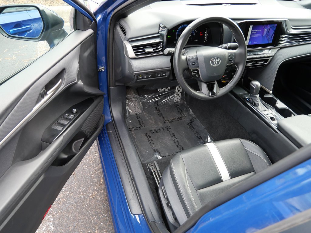 Certified 2025 Toyota Camry SE FWD image 10