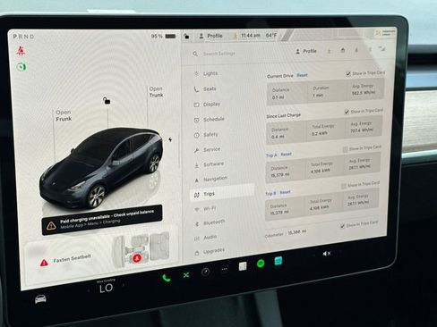 Used 2024 Tesla Model Y Long Range AWD/4WD image 23