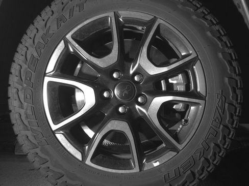 Used 2025 Jeep Compass Trailhawk AWD/4WD image 13