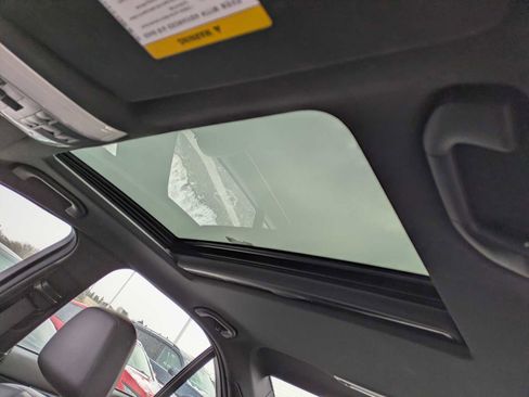 Used 2013 Mercedes-Benz C 300 Sport image 18