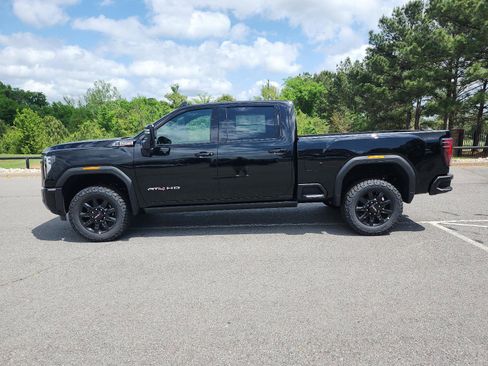 Used 2026 GMC Sierra 2500 AT4 w/ AT4 Premium Plus Package AWD/4WD image 2