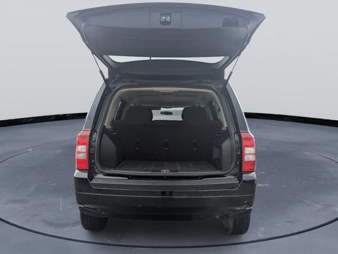 Used 2014 Jeep Patriot Sport w/ Power Value Group image 8