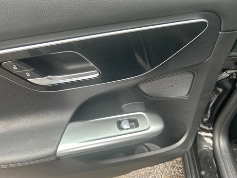 Used 2024 Mercedes-Benz C 300 Sedan image 24